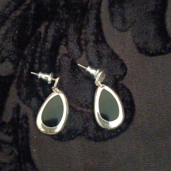 Onyx Vintage Silver Drop Earrings - Picture 3 of 4